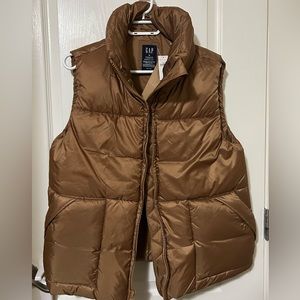 Gap puffer vest